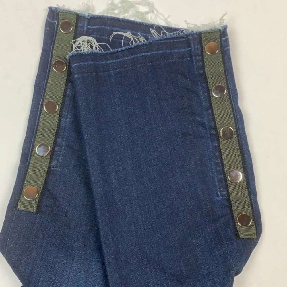 Veronica Beard Carolyn Baby Boot Button Fly Cropped Raw Hem Jeans